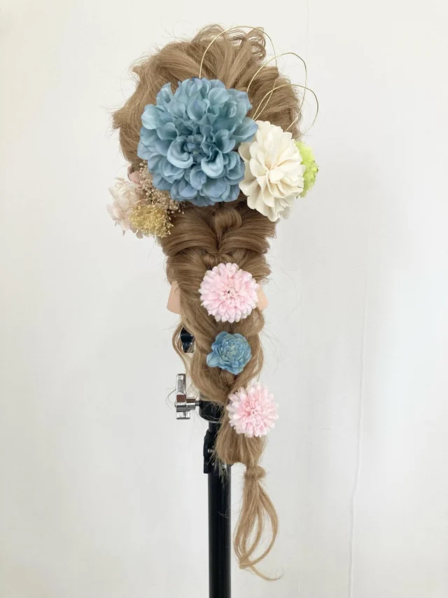 ✨Reefおすすめ🌈2026年 成人式ヘアスタイル No.1✨
💛ふわふわ編みおろしヘア💛
人気の編みおろしスタイルは、水引や飾りで自分らしさをプラス🎀
ロングヘアの方に特におすすめの華やかアレンジです💕

2026年度 成人式のご予約受付中です🎉
「まだ迷ってる…」という方も、早めのご予約がおすすめです💡
前撮りのご相談もお気軽にどうぞ😊

■Hair resort Reef(@beauty_reef) 
■福島県白河市大手町5-10 
■TEL 0248-24-7277 
■営業時間  9:00〜18:00 
■定休日 毎週日曜日、祝日

#2026成人式#編みおろし#成人式アレンジ#白河市美容室 #ヘアリゾートReef  #リーフ #白河市美髪 #白河市 #新白河 #西郷村 #矢吹町 #泉崎村 #中島村 #那須塩原市 #那須町