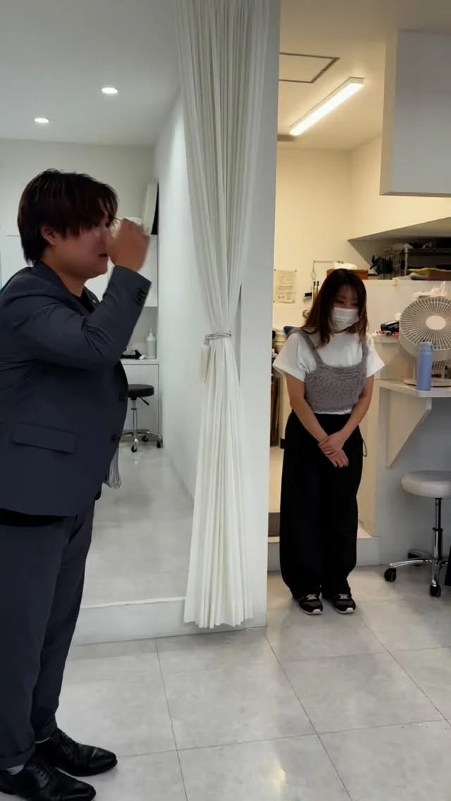 今日の午前中は、スタッフ全員でMILBONさんから新発売されたヘアカラー剤について学びました。

テーマは「オーガニックで心地良く、髪にやさしい大人女性のヘアカラー」
明るめの白髪染めが叶う、これからの時代にぴったりなカラーです。

学んだことをしっかりお客様に還元し、今まで以上に“色と艶のある美しさ”をお届けしていきますのでご期待ください♪

■Hair resort Reef(@beauty_reef) 
■福島県白河市大手町5-10 
■TEL 0248-24-7277 
■営業時間  9:00〜18:00 
■定休日 毎週日曜日、祝日🎌 

#白河市美容室 #ヘアリゾートReef  #リーフ #明るい白髪染め #白河市美髪 #白河市 #新白河 #西郷村 #矢吹町 #泉崎村 #中島村 #那須塩原市 #那須町