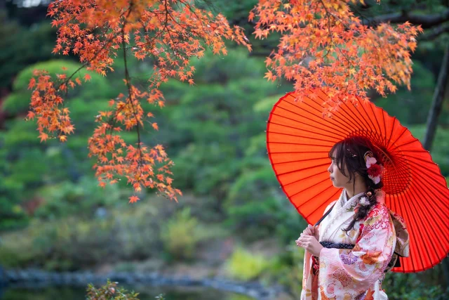紅葉の彩りに包まれて🍁

晴れ渡る秋空のもと、紅葉の見頃を迎えた南湖公園内にある翠楽苑で二十歳の記念撮影をしました📸

Hair/着付け: @haruka__shioda 
撮影: @reef_teru（ @studio_reef）
ロケーション：翠楽苑

振袖レンタルからヘア・着付け・撮影まで、当店でトータルサポートいたします。

#白河市 #白河市美容室 #成人式前撮り #振袖レンタル #南湖公園 #翠楽苑 #紅葉