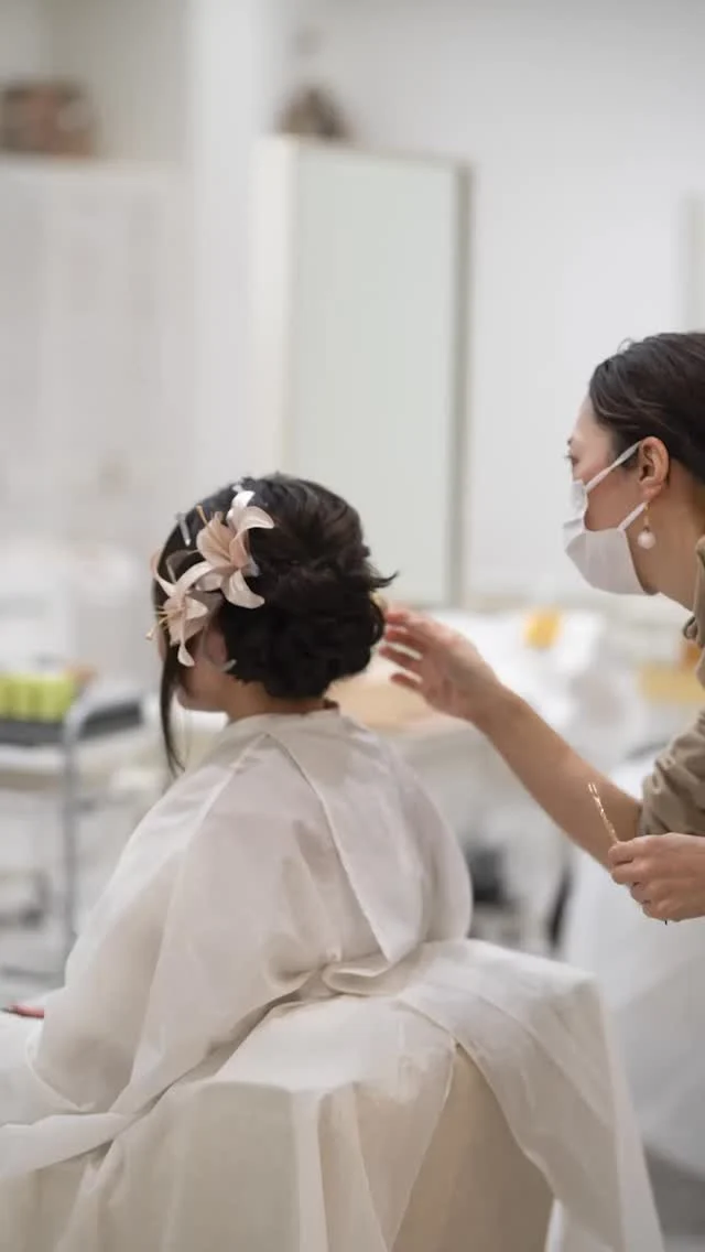 二十歳を祝う大切な節目のお支度を
Hair resort Reefにお任せいただき、ありがとうございました👘✨

晴れやかな振袖姿、少し緊張した表情、そして仕上がった瞬間に見せてくれた笑顔。
そのすべてが、忘れられない時間でした。

ご来店いただきスタッフ一同、心より感謝しております😊

これからの毎日が、自分らしく、健やかで、豊かなものとなりますように✨

改めて二十歳、心からおめでとうございます㊗️

Hair resort Reef
スタッフ一同